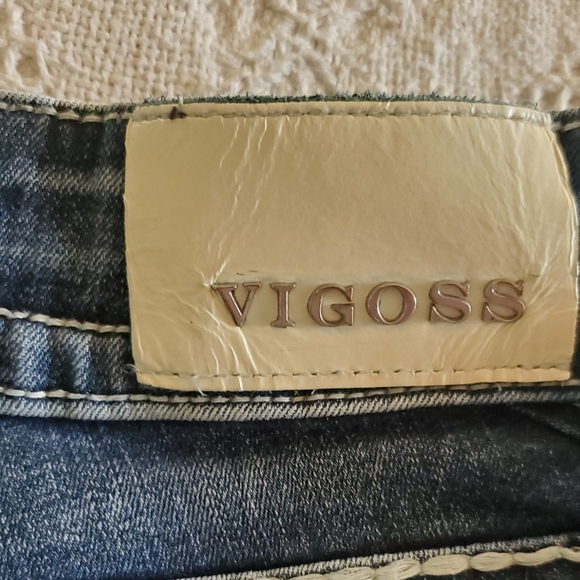 Women's Vigoss size 7/8 dark denim distressed jeans. The Chelsea bootcut. - Picture 8 of 16